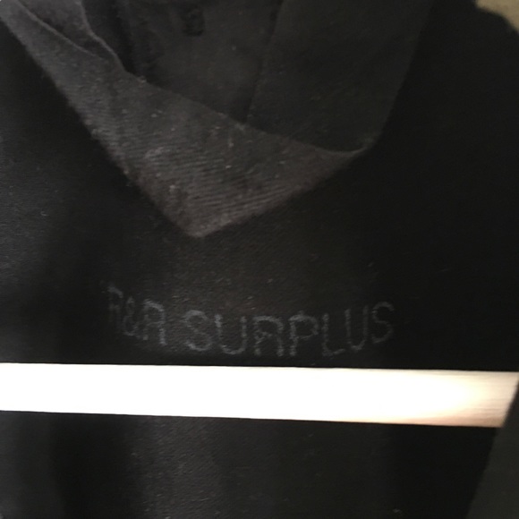 R & R SURPLUS HOODED VEST - Picture 2 of 4